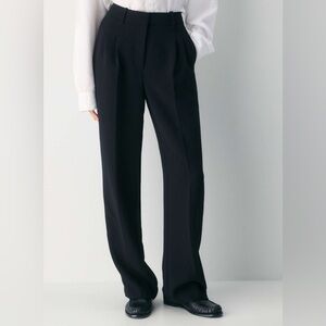 Aritzia Wilfred Effortless Pants in Black Crepette 32”